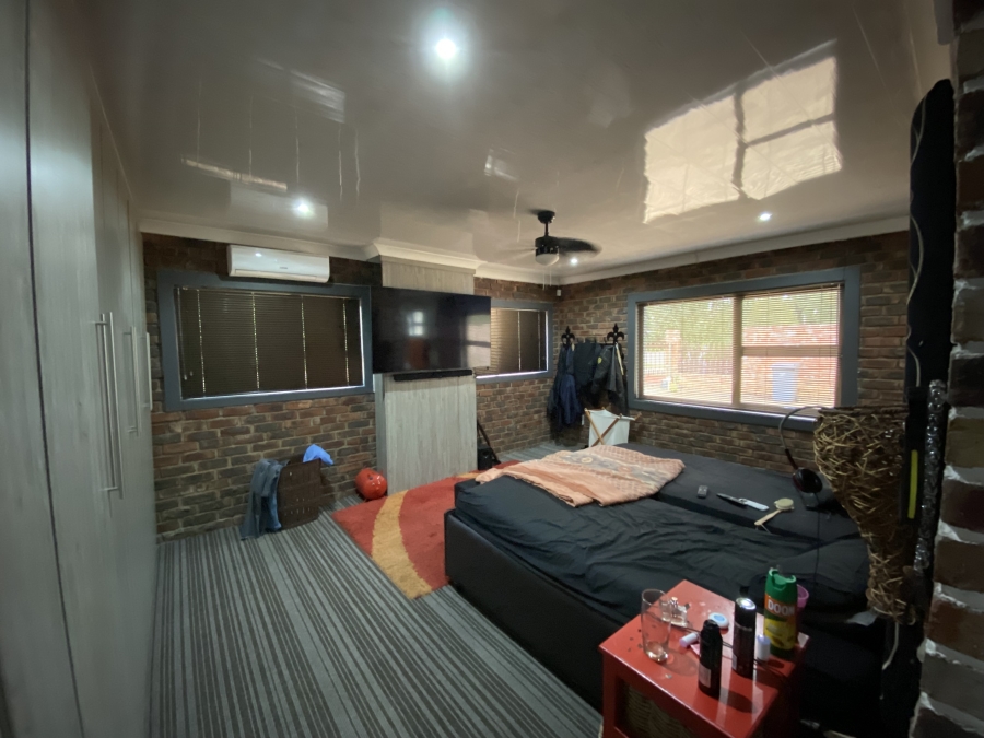 3 Bedroom Property for Sale in Miederpark North West
